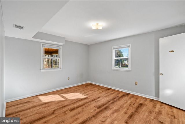 7107 TYNDALE ST, Mclean, VA 22101