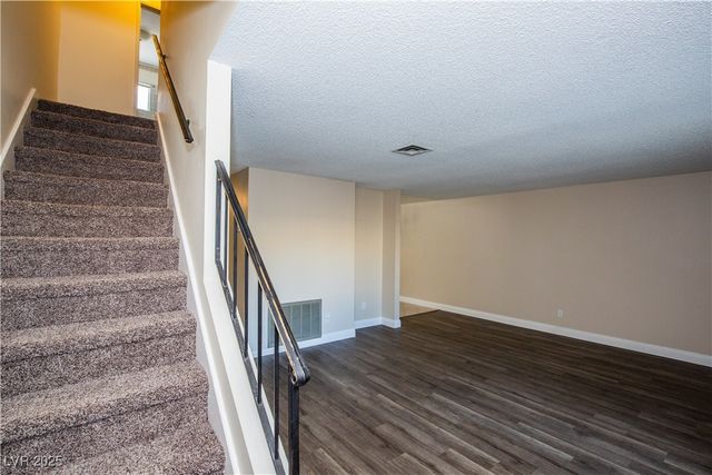 319 Pecos Way, Las Vegas, NV 89121