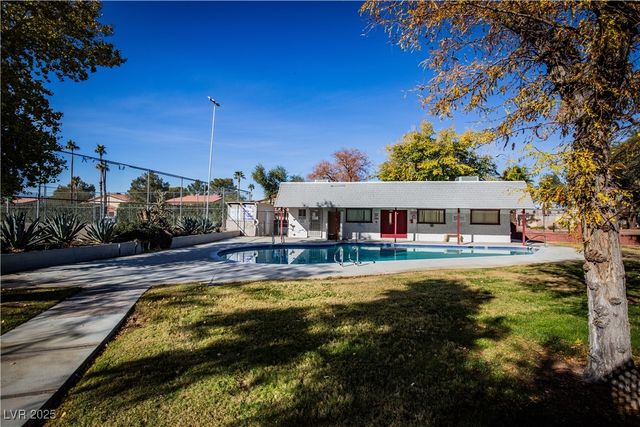 319 Pecos Way, Las Vegas, NV 89121