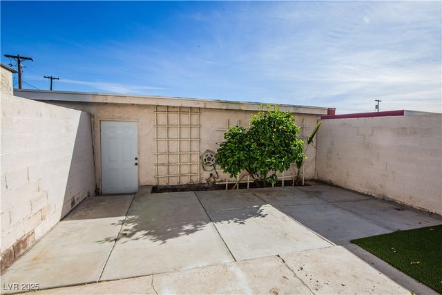 319 Pecos Way, Las Vegas, NV 89121