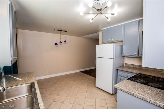 319 Pecos Way, Las Vegas, NV 89121