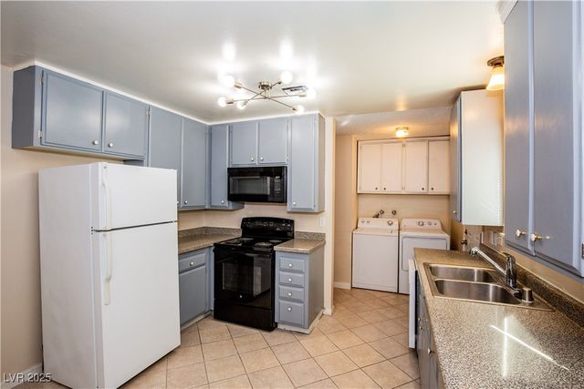 319 Pecos Way, Las Vegas, NV 89121