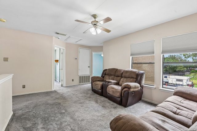 6711 BEECH TRAIL DR, Converse, TX 78109