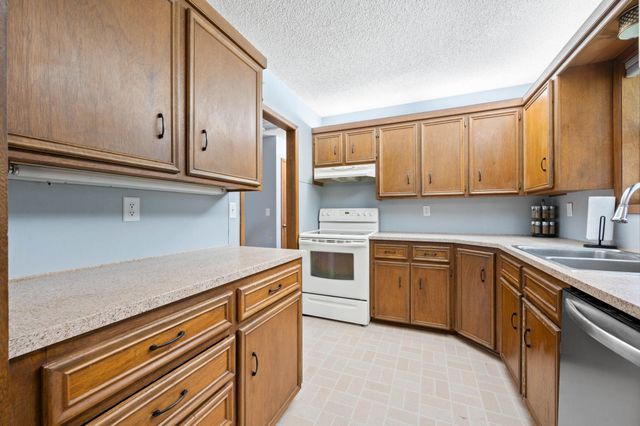 1809 N Clayton Ave, Wichita, KS 67203