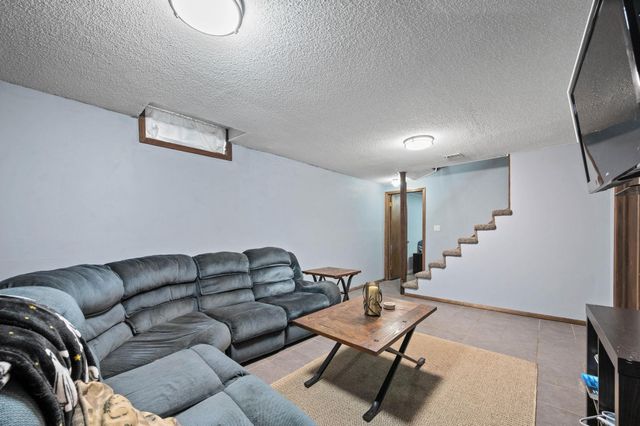 1809 N Clayton Ave, Wichita, KS 67203