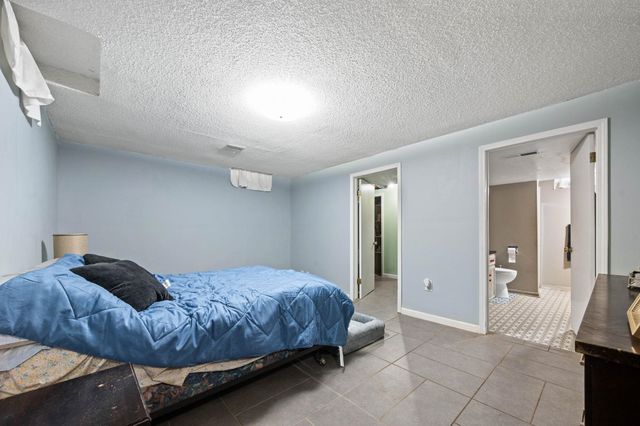 1809 N Clayton Ave, Wichita, KS 67203