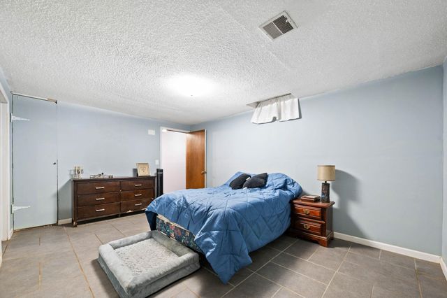 1809 N Clayton Ave, Wichita, KS 67203