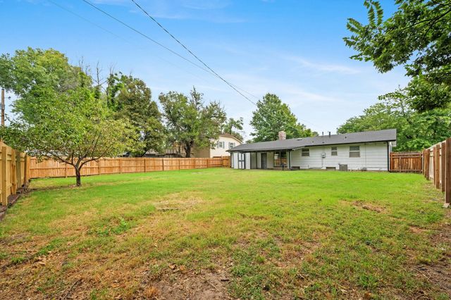 1809 N Clayton Ave, Wichita, KS 67203