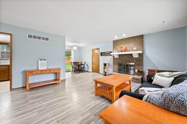 1809 N Clayton Ave, Wichita, KS 67203