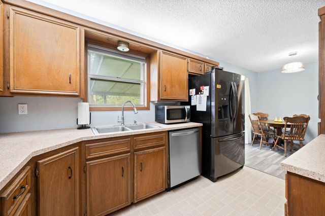 1809 N Clayton Ave, Wichita, KS 67203