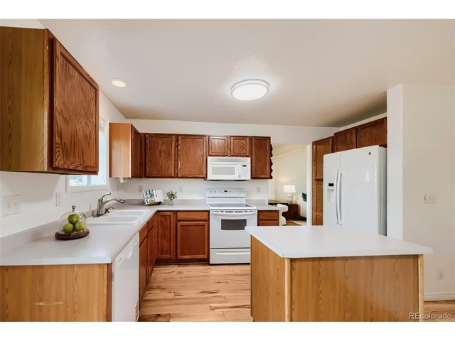 4560 Cottonwood Lakes Blvd, Thornton, CO 80241
