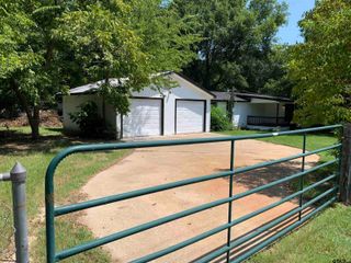 20703 Sundial Dr, Chandler, TX 75758