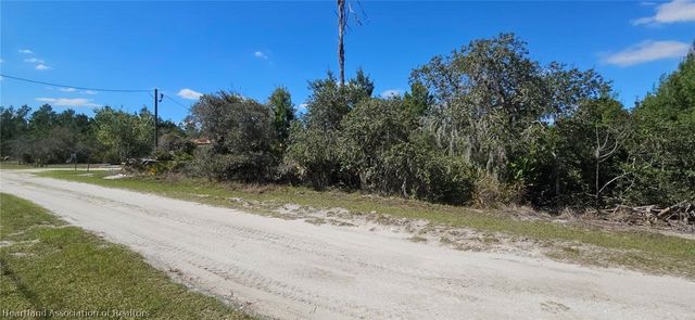 516 Darter Avenue, Sebring, FL 33870