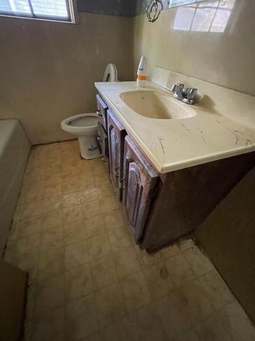 5048 Monroe Street, Groves, TX 77619