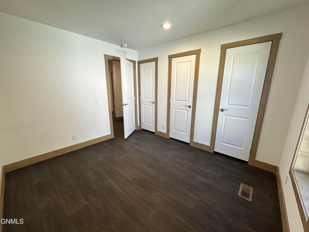 703 6th Avenue SE, Mandan, ND 58554 photo 6