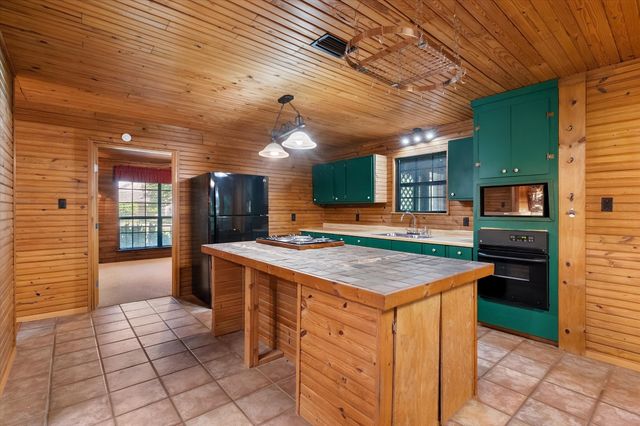 5035 Loper Circle, Streetman, TX 75859