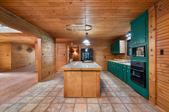5035 Loper Circle, Streetman, TX 75859