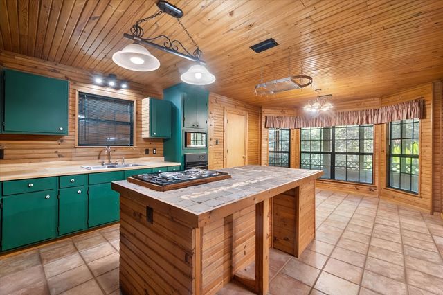 5035 Loper Circle, Streetman, TX 75859
