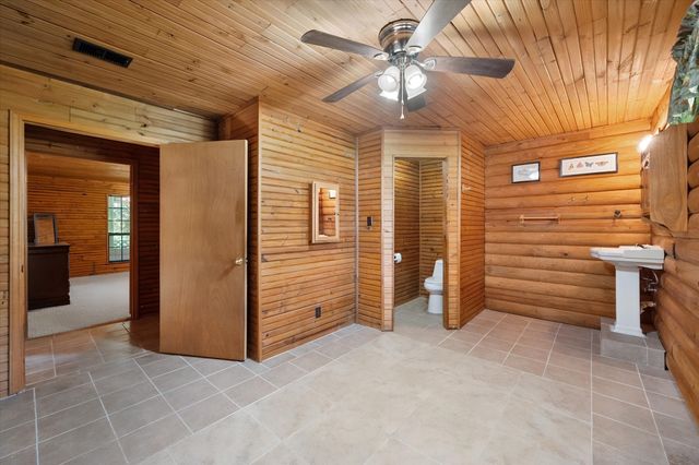 5035 Loper Circle, Streetman, TX 75859