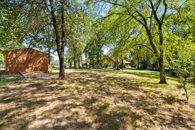 5035 Loper Circle, Streetman, TX 75859
