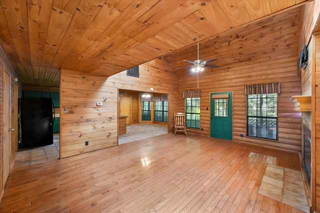 5035 Loper Circle, Streetman, TX 75859