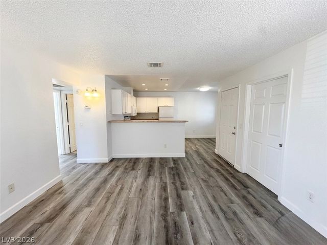 2732 Alicialynn Way, Las Vegas, NV 89121