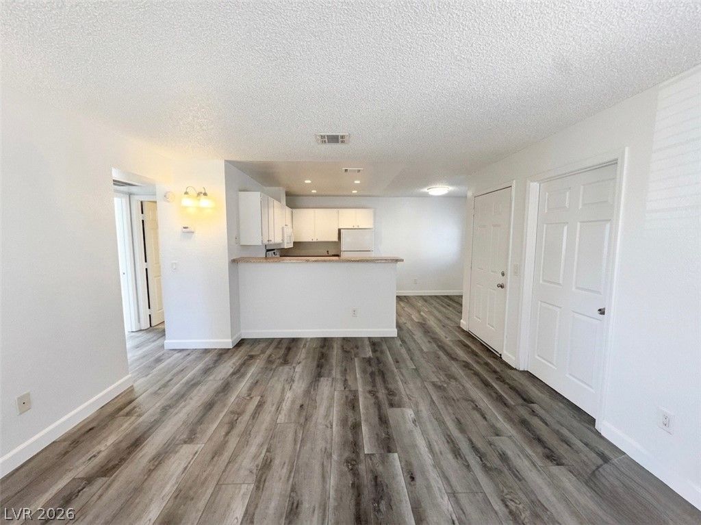2732 Alicialynn Way, Las Vegas, NV 89121 — photo 2
