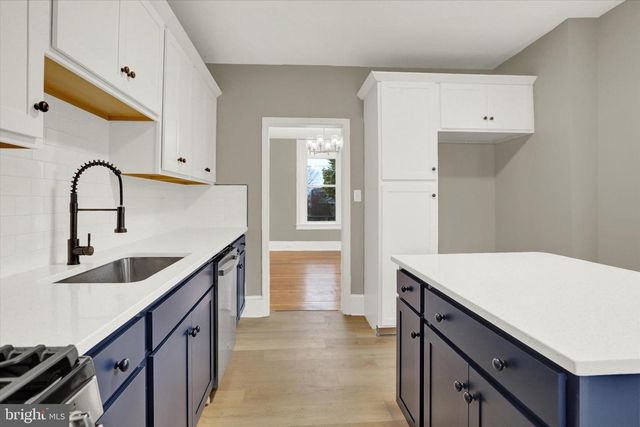 48 E FRANKLIN ST, New Freedom, PA 17349