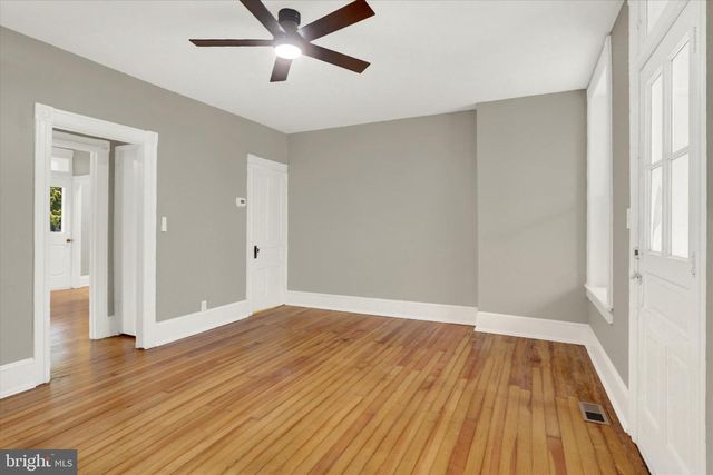 48 E FRANKLIN ST, New Freedom, PA 17349