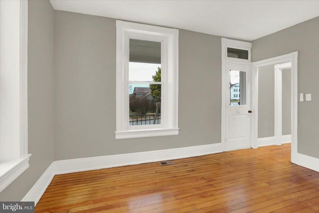 48 E FRANKLIN ST, New Freedom, PA 17349