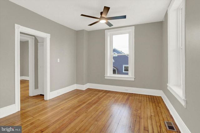 48 E FRANKLIN ST, New Freedom, PA 17349