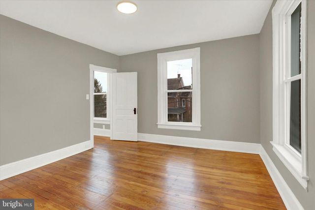 48 E FRANKLIN ST, New Freedom, PA 17349