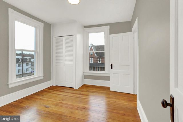 48 E FRANKLIN ST, New Freedom, PA 17349