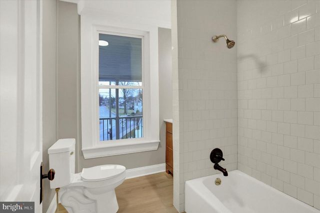 48 E FRANKLIN ST, New Freedom, PA 17349