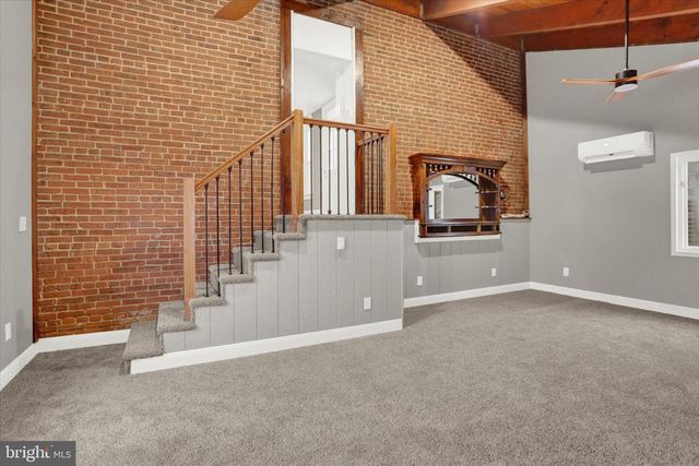 48 E FRANKLIN ST, New Freedom, PA 17349