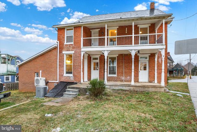 48 E FRANKLIN ST, New Freedom, PA 17349