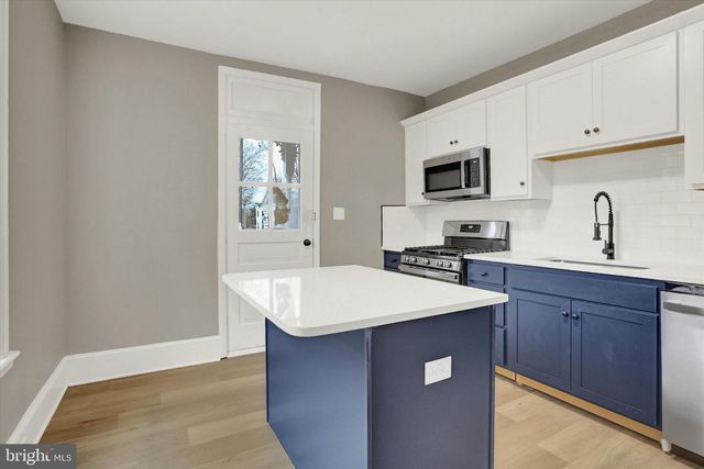 48 E FRANKLIN ST, New Freedom, PA 17349