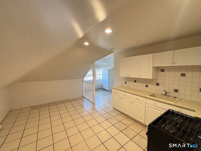 358 Park Avenue 3rd Floor, Bridgeport, CT 06604