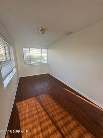 210 13TH Avenue N, Jacksonville Beach, FL 32250