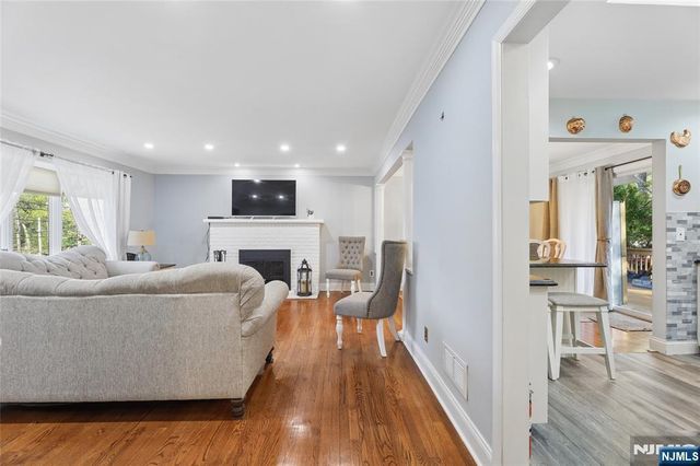 97 Ramapo Hills Boulevard, Oakland, NJ 07436