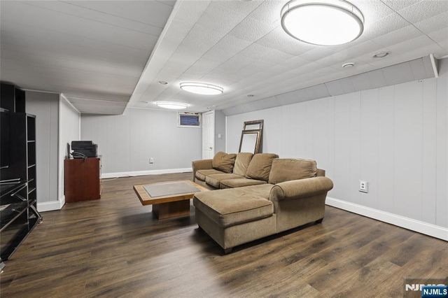 97 Ramapo Hills Boulevard, Oakland, NJ 07436