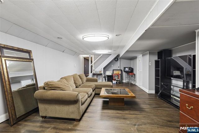 97 Ramapo Hills Boulevard, Oakland, NJ 07436