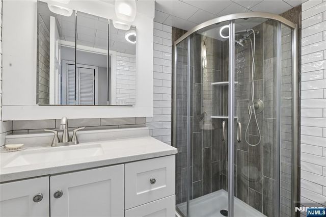 97 Ramapo Hills Boulevard, Oakland, NJ 07436