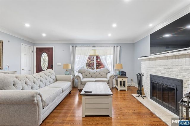 97 Ramapo Hills Boulevard, Oakland, NJ 07436