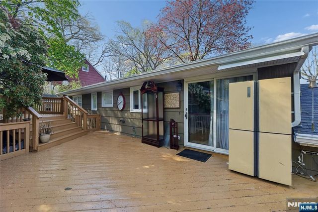 97 Ramapo Hills Boulevard, Oakland, NJ 07436