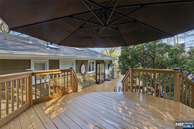 97 Ramapo Hills Boulevard, Oakland, NJ 07436