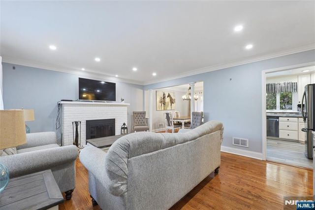 97 Ramapo Hills Boulevard, Oakland, NJ 07436