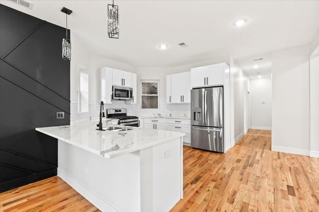 6128 S Rhodes Avenue 1, Chicago, IL 60637