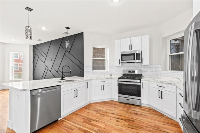 6128 S Rhodes Avenue 1, Chicago, IL 60637