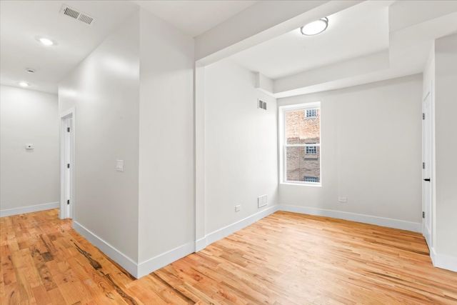 6128 S Rhodes Avenue 1, Chicago, IL 60637